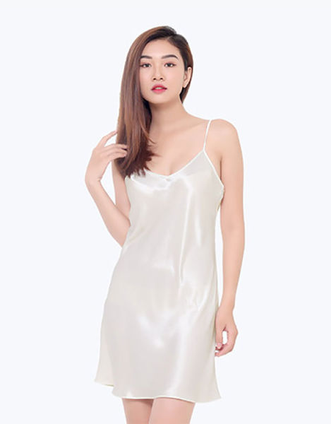 Váy 2 Dây Lụa Cổ đổ giá rẻ Tháng 72023BigGo Việt Nam